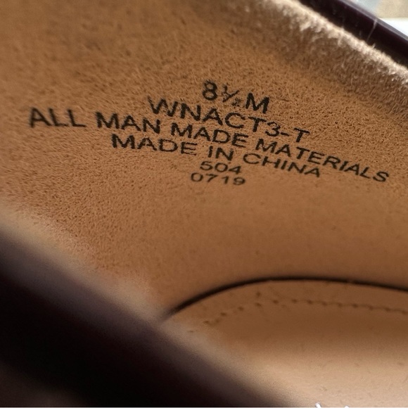 Nine West burgundy patent leather pumps - Picture 8 of 8